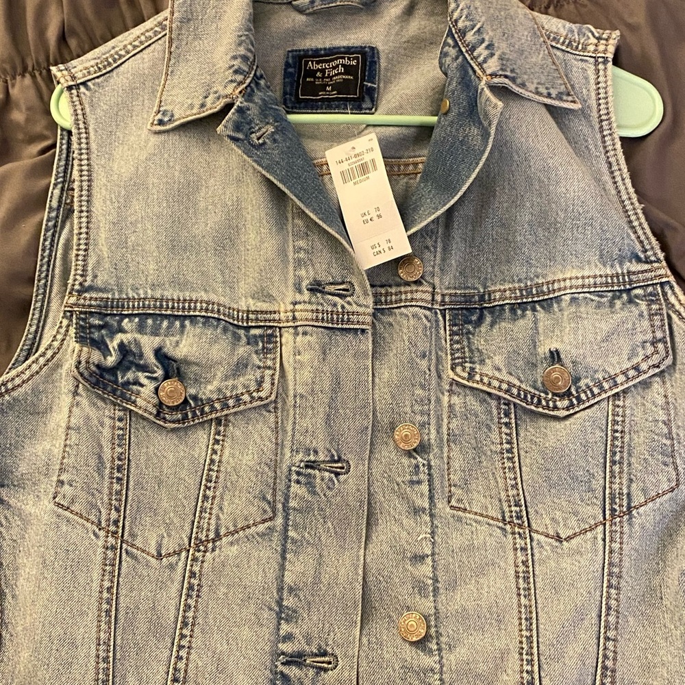 Abercrombie and Fitch ✨ Denim Vest
